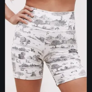 ⭐️ Wren Toile Boho Peasant Hipster Hippie Art Deco Farm Horse Biker Bike Shorts