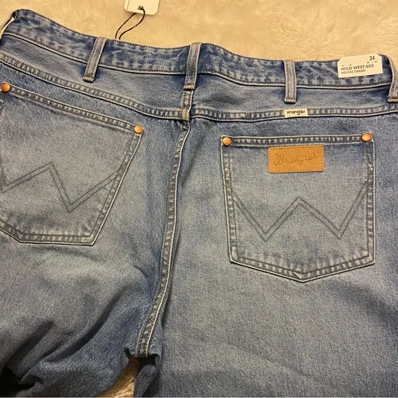$108 NWT! Wrangler Wild West 603 High Rise Straight Jean Bluestone size 34 x 28