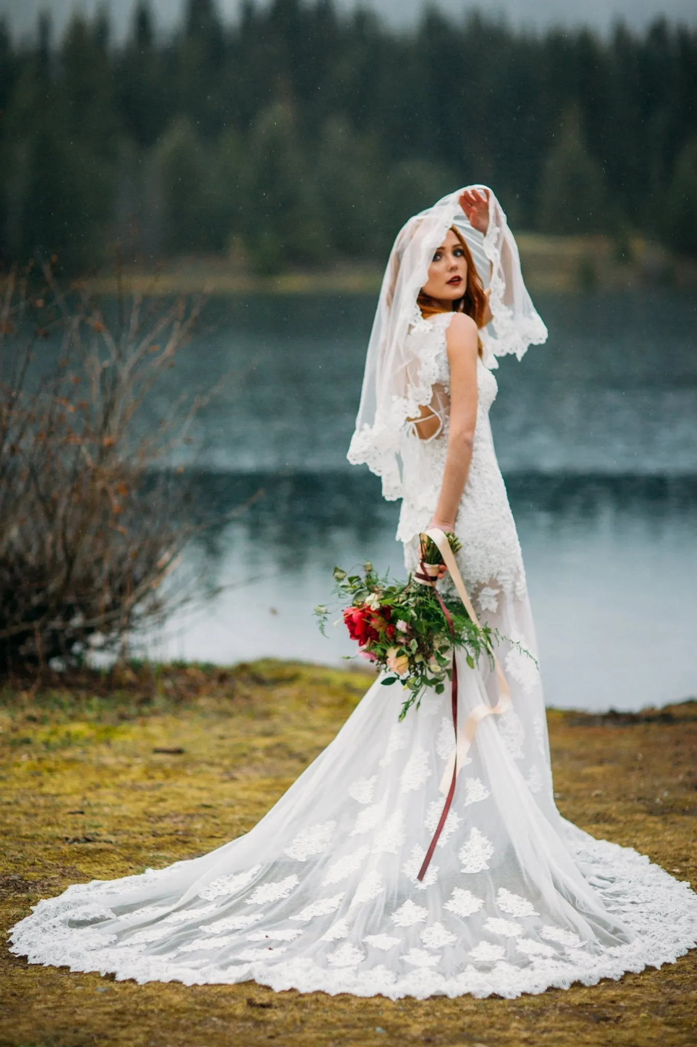 Appliques Lace Sheath Wedding Dress with Sheer Skirt