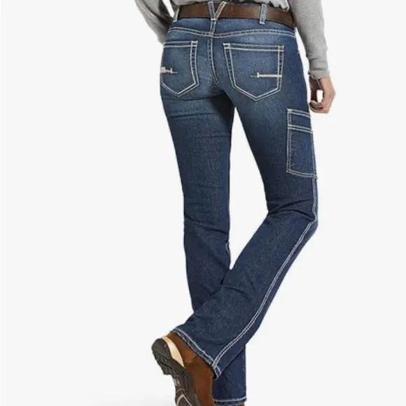 Ariat Blue Straight Leg Jeans with Contrast Stitching size 31S