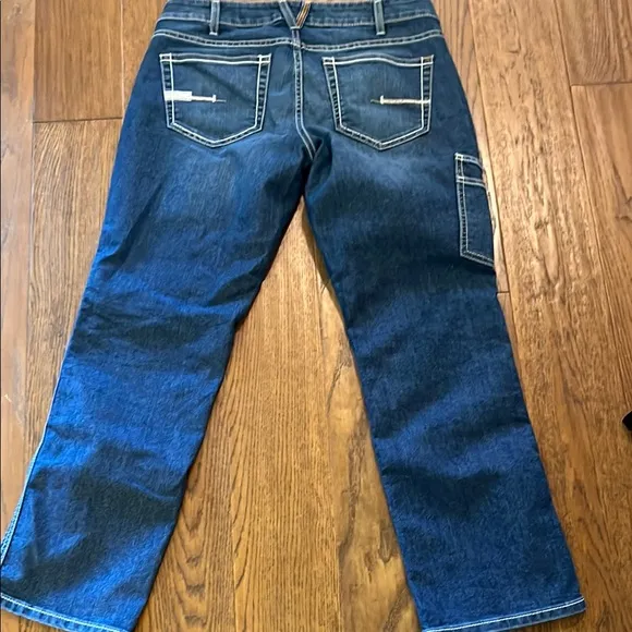 Ariat Blue Straight Leg Jeans with Contrast Stitching size 31S