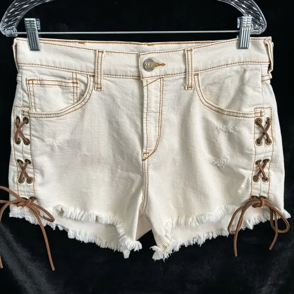 Ariat off white denim high rise lace up side shorts size 30