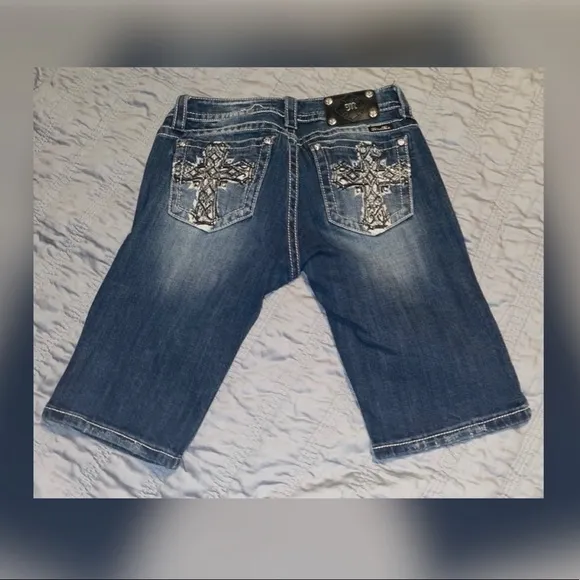 BKE Miss Me Bermuda shorts size 29 ❤️