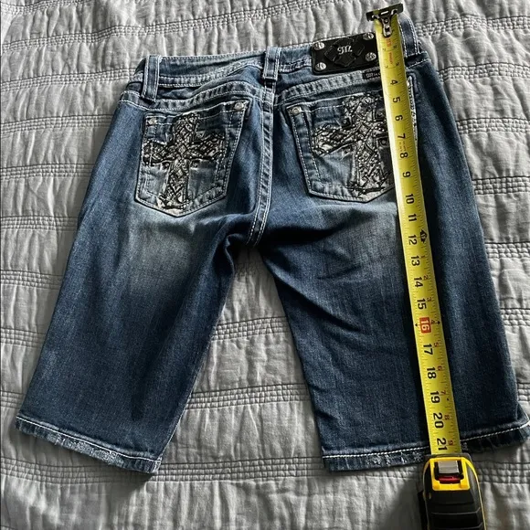 BKE Miss Me Bermuda shorts size 29 ❤️