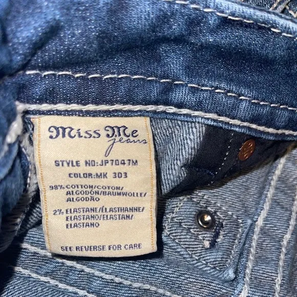 BKE Miss Me Bermuda shorts size 29 ❤️