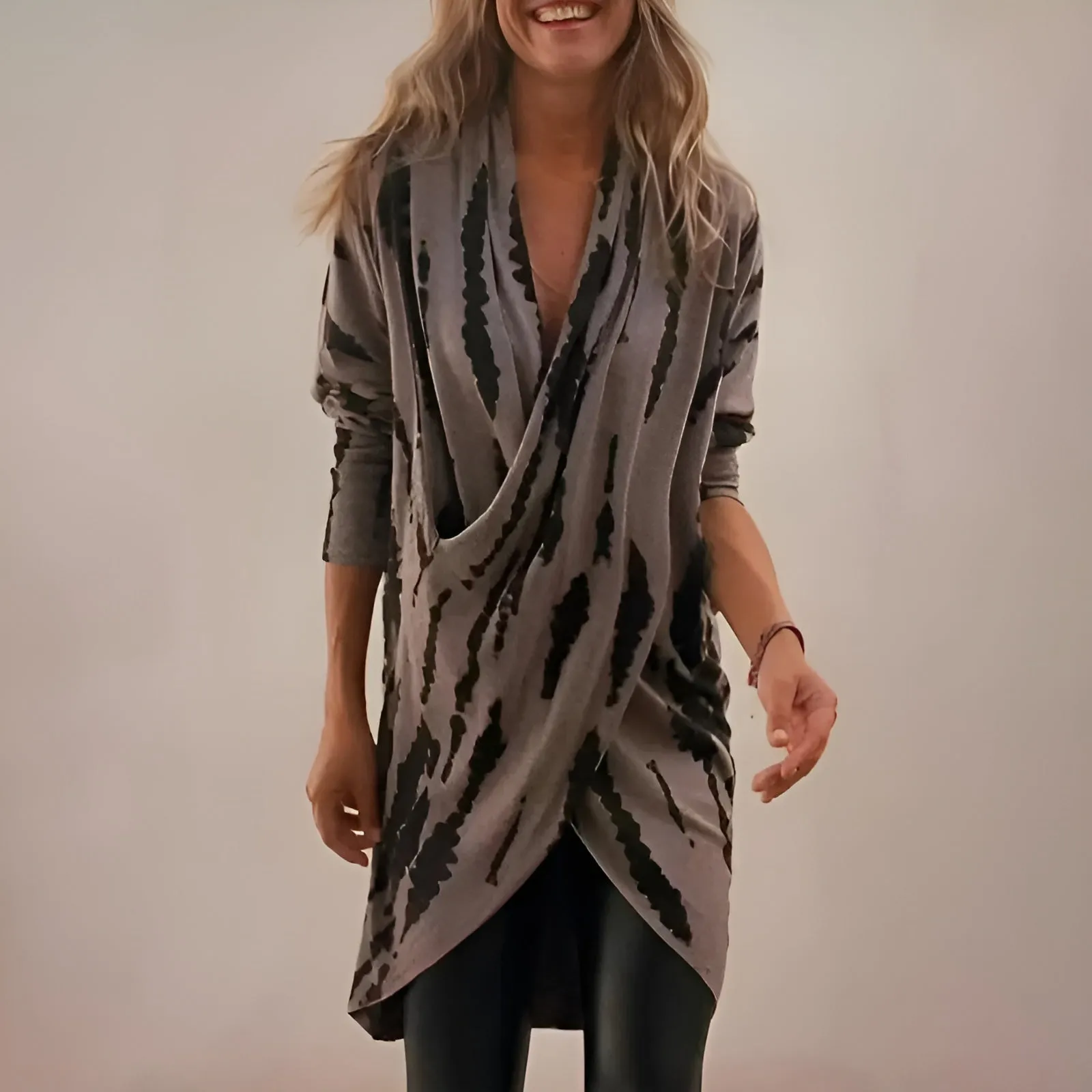Blossom - V-Neck Tunic with Relaxed Fit
