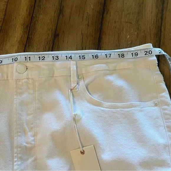 COPY - NWT Good American Good Legs Straight White Jeans, size 22, Stretch High …