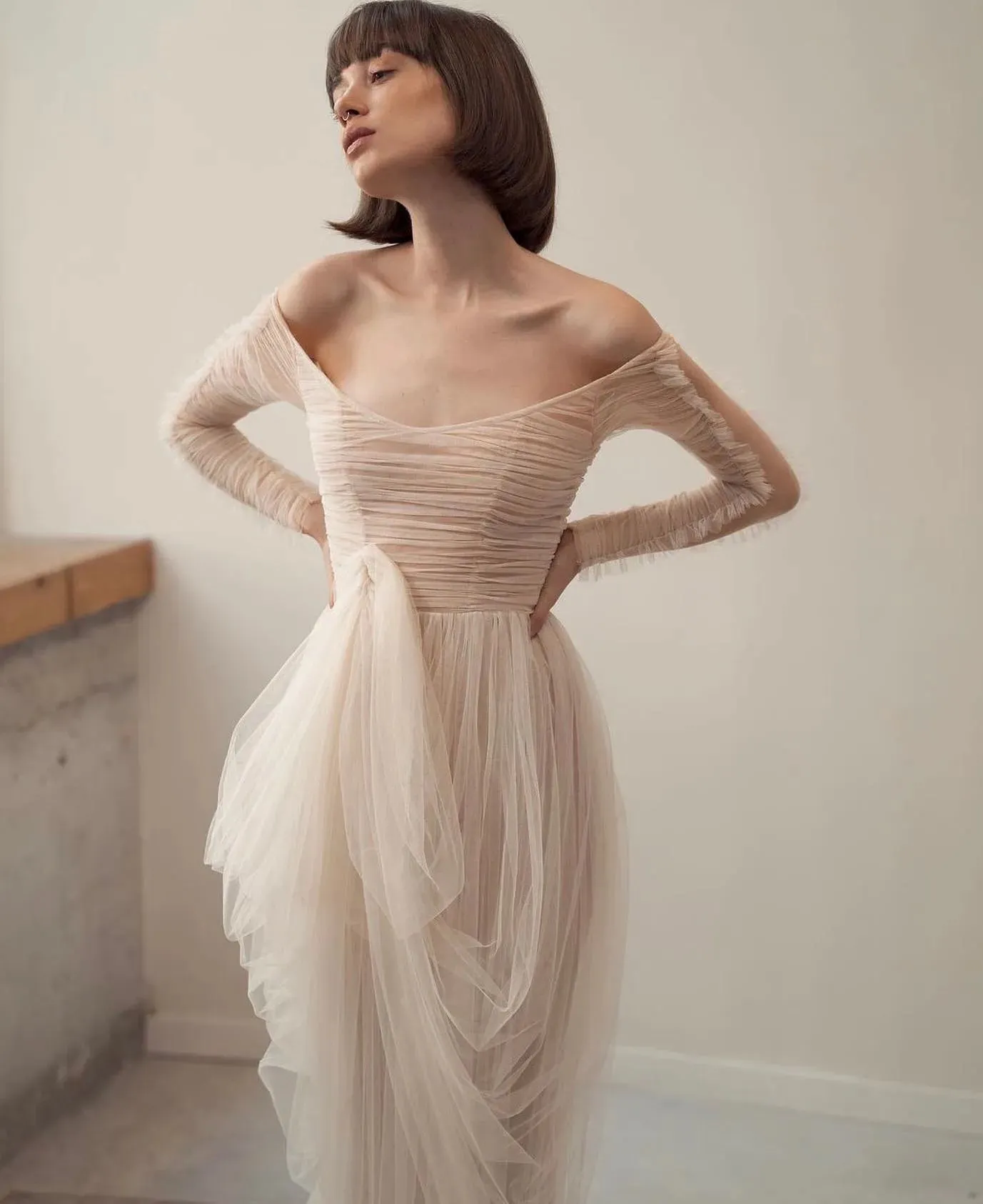 Dreamy Straight Weeding Dress Simple Long Sleeve Bride Robe Elegant Pleated Tulle Bridal Dresses Vestidos De Novia
