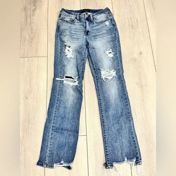 EUC Judy Blue Straight Leg Distressed Blue Jeans 9/29