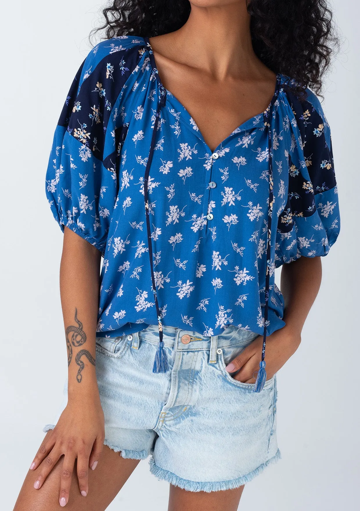 Floral Balloon Sleeve Tassel Tie Neck Blouse
