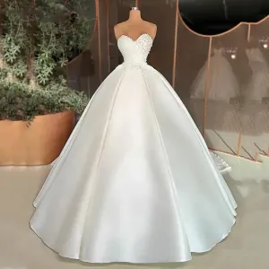 Gorgeous Satin Wedding Dresses Beautiful Sexy Applique Simple Off Shoulder Sleeveless Fluffy Robe Bridal Gown Custom Made
