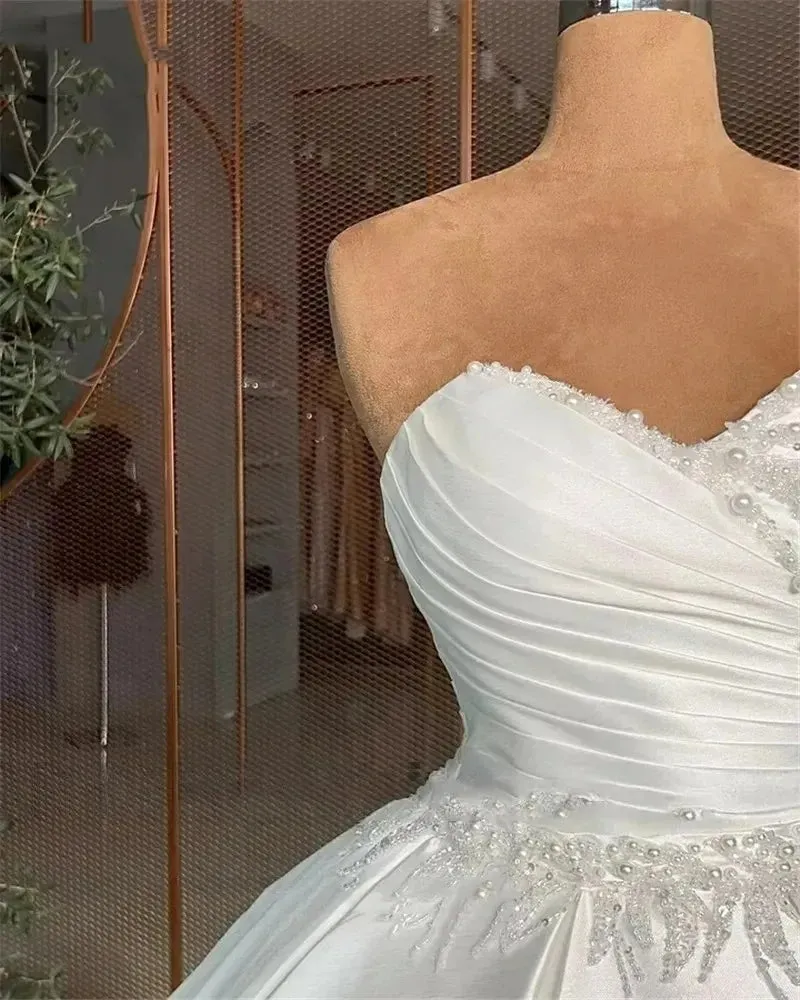 Gorgeous Satin Wedding Dresses Beautiful Sexy Applique Simple Off Shoulder Sleeveless Fluffy Robe Bridal Gown Custom Made