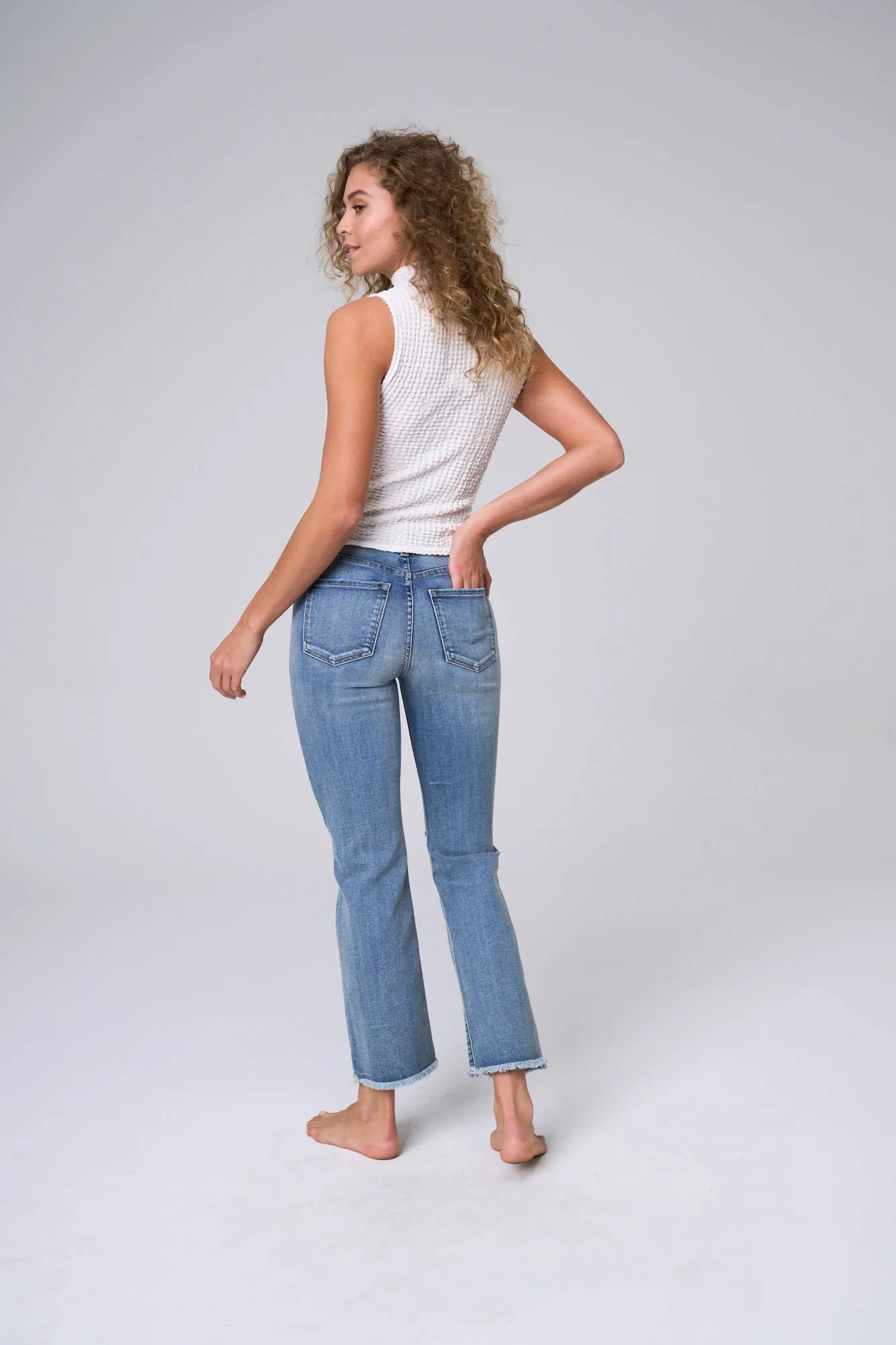 HIGH RISE STRAIGHT LEG ANKLE JEANS WITH FRAY HEM