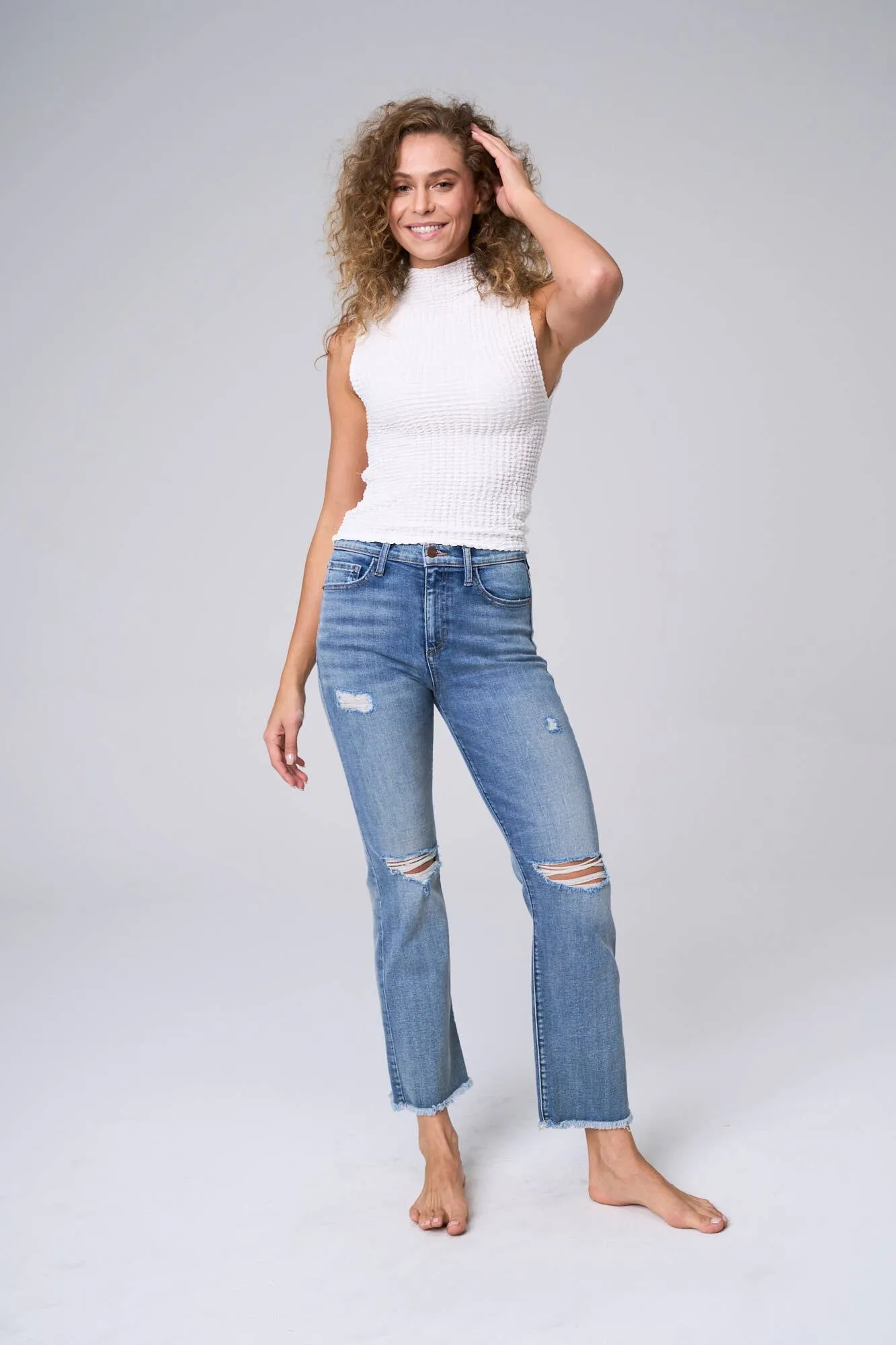 HIGH RISE STRAIGHT LEG ANKLE JEANS WITH FRAY HEM
