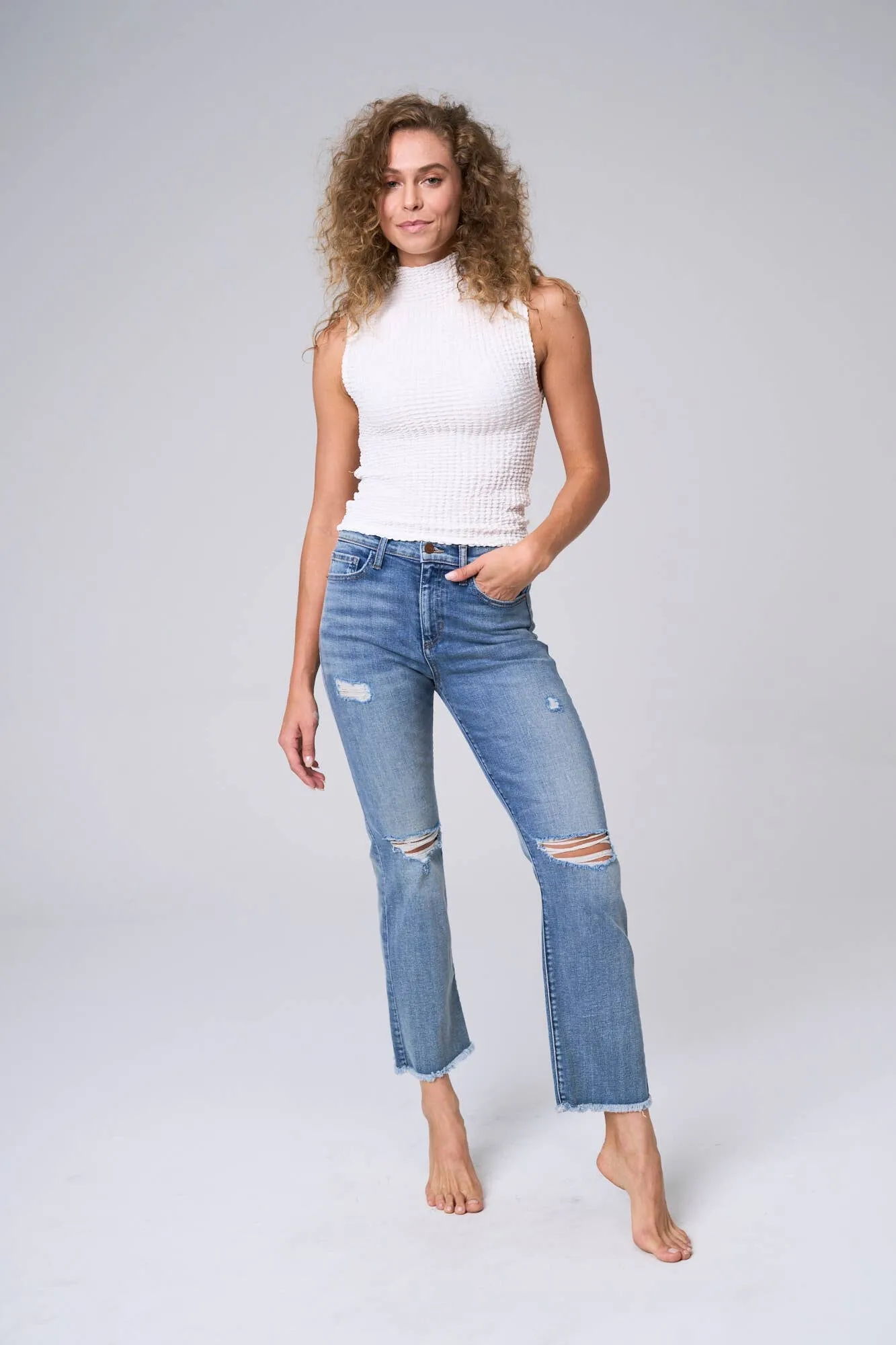 HIGH RISE STRAIGHT LEG ANKLE JEANS WITH FRAY HEM