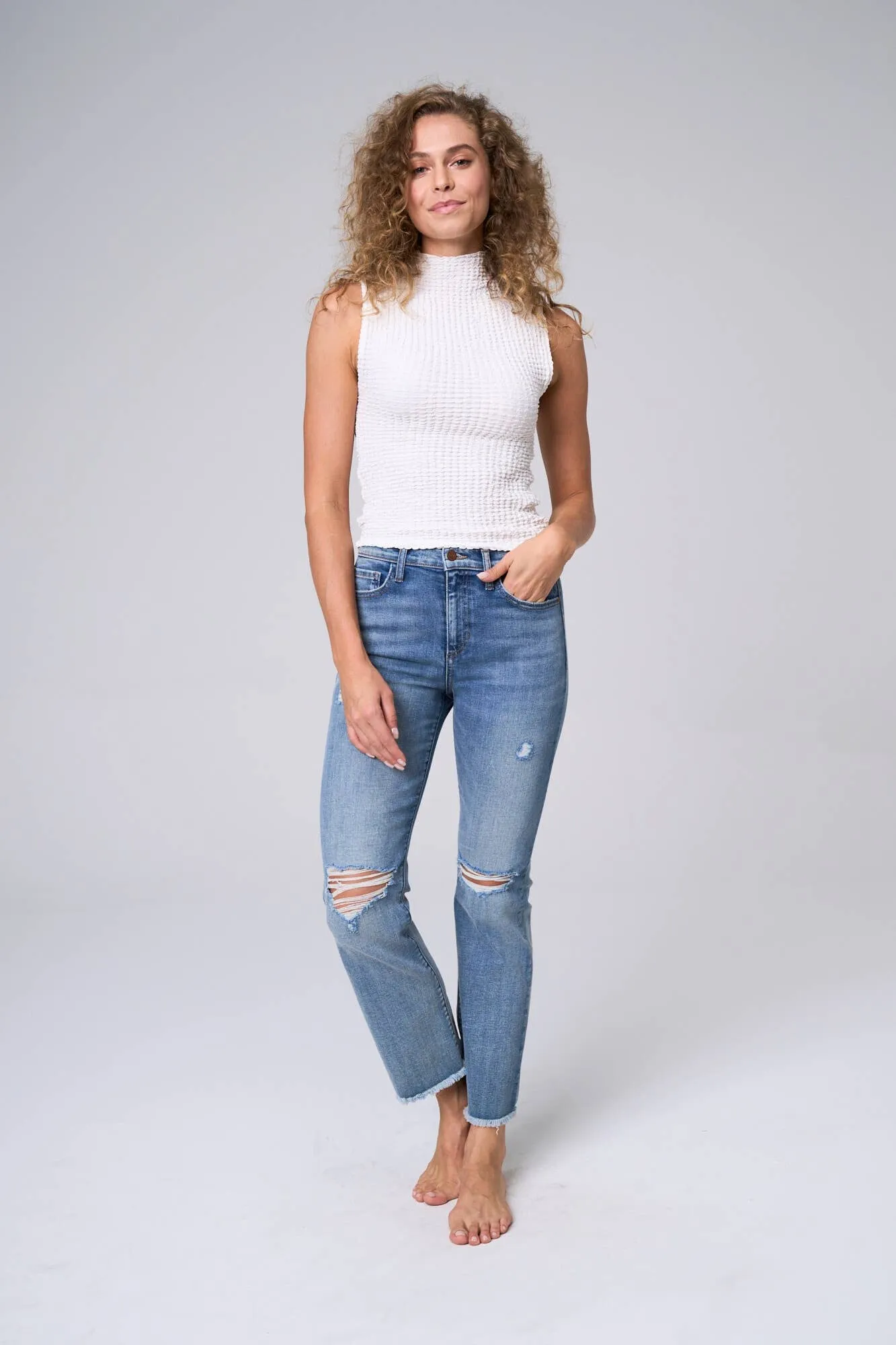 HIGH RISE STRAIGHT LEG ANKLE JEANS WITH FRAY HEM