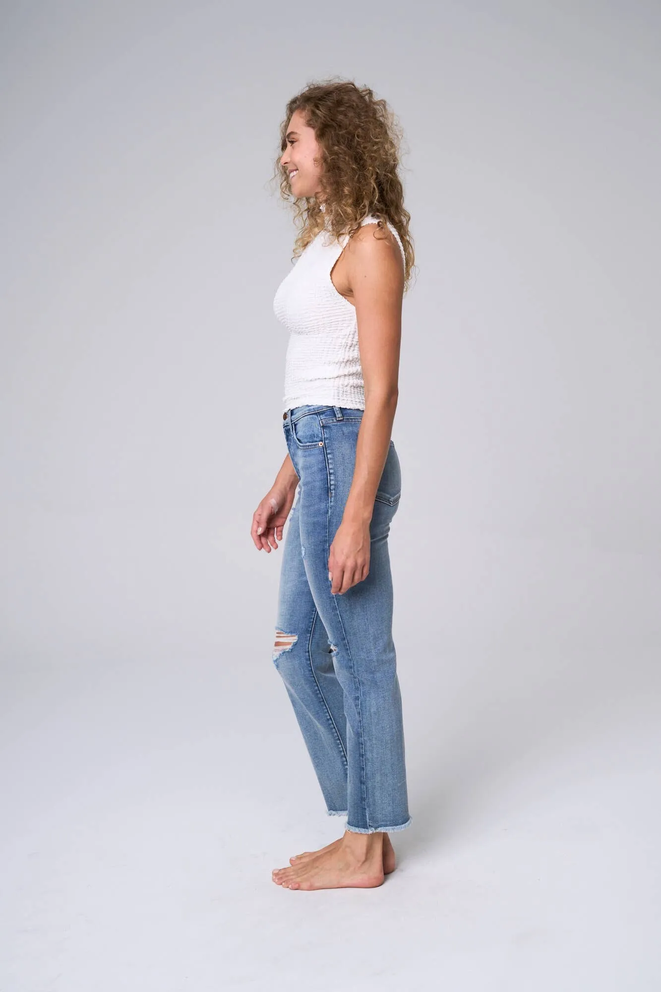 HIGH RISE STRAIGHT LEG ANKLE JEANS WITH FRAY HEM