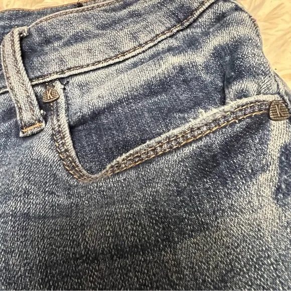KUT from the Kloth Reese Med Wash Straight Leg Women’s Size 4L 5 Pocket Jeans