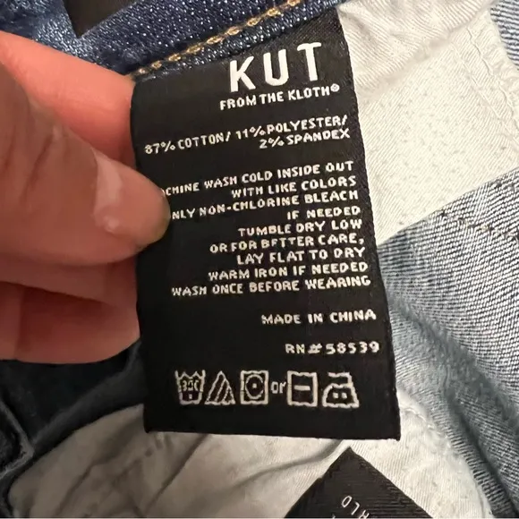 KUT from the Kloth Reese Med Wash Straight Leg Women’s Size 4L 5 Pocket Jeans
