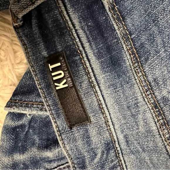 KUT from the Kloth Reese Med Wash Straight Leg Women’s Size 4L 5 Pocket Jeans