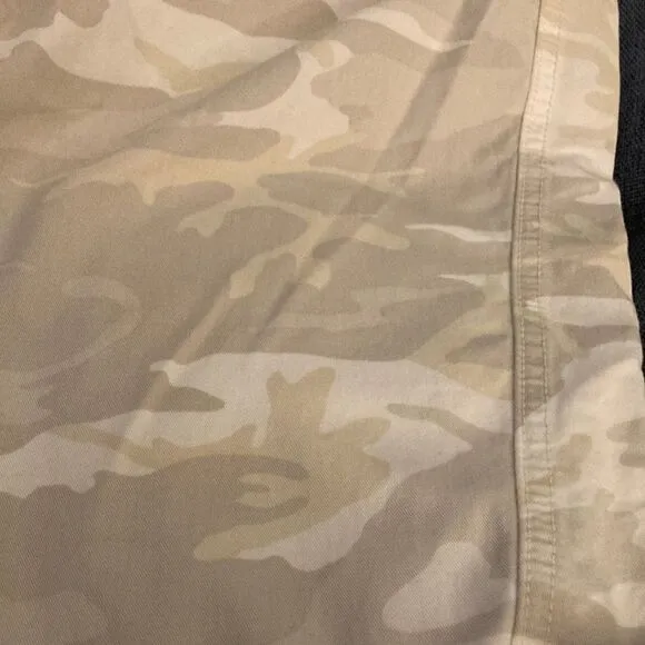 Les P’tites Bomber NWT Woman’s  Camouflage Long Cotton Shorts. Size 27.