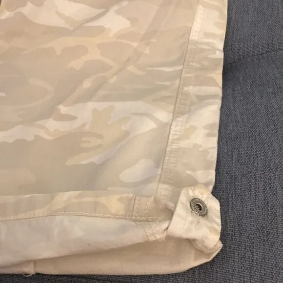 Les P’tites Bomber NWT Woman’s  Camouflage Long Cotton Shorts. Size 27.