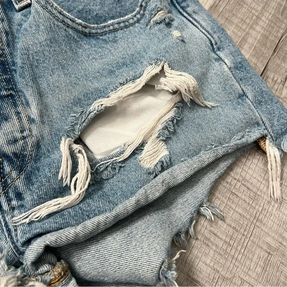 LEVI’S PREMIUM 501 Medium Light Wash Distressed High Rise Cutoff Denim Shorts 26
