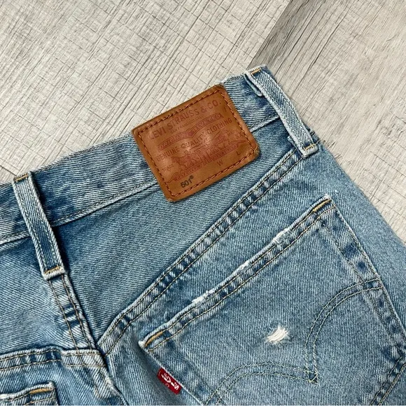 LEVI’S PREMIUM 501 Medium Light Wash Distressed High Rise Cutoff Denim Shorts 26