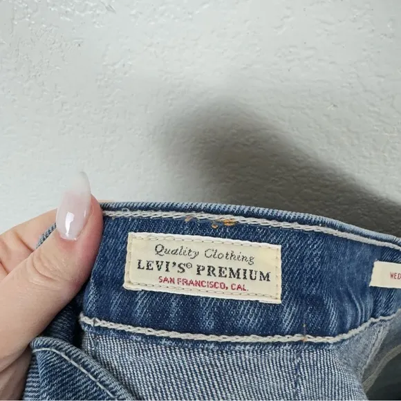 Levi's Premium Wedgie Fit Straight Utility Women's Jeans Cotton Blend Size 26