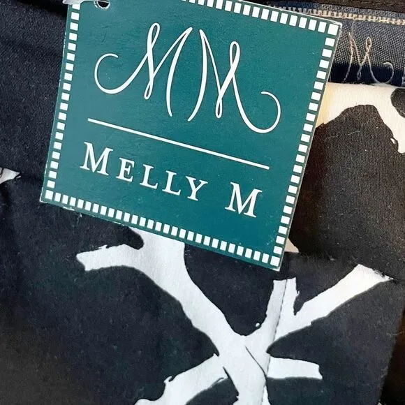 Melly M Bermuda Golf Style Black and White Coral Print Shorts Size 4