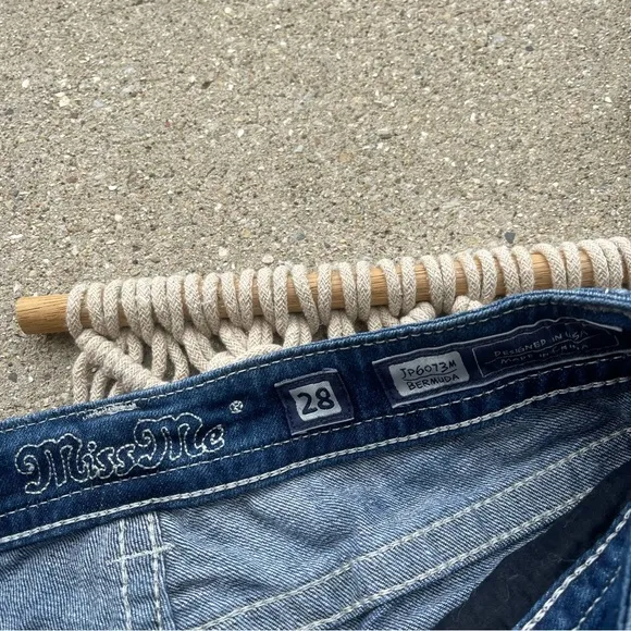 Miss Me Jean Shorts Size 28 - Bermuda