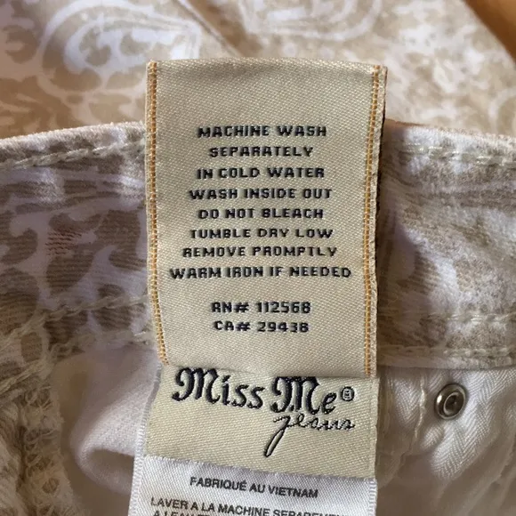 MISS ME | Printed White Denim Bermuda Jean Shorts
