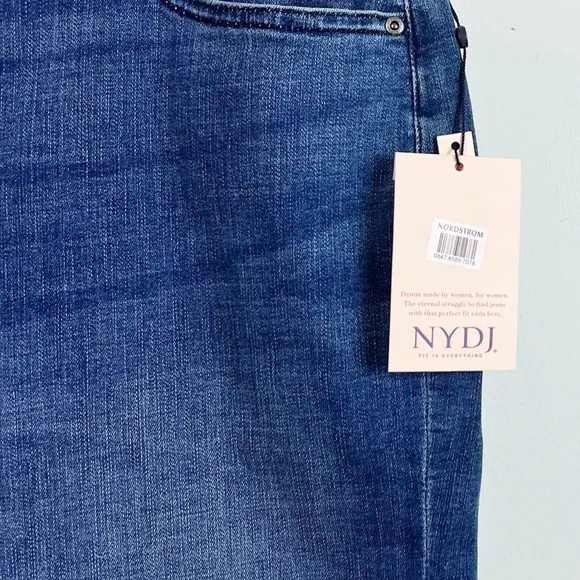 NWT NYDJ Ella 9” Inseam Denim Bermuda Shorts in Crockett Dark Wash