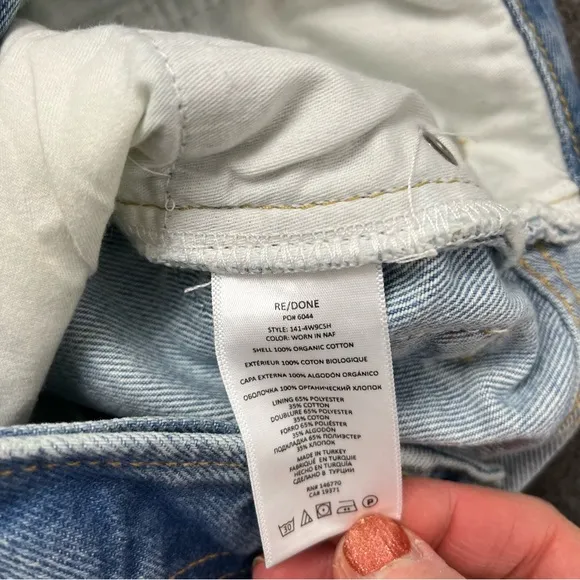 NWT Re/Done 90’s Comfy Organic Cotton Denim Jean Shorts in Worn in Naf Size 25