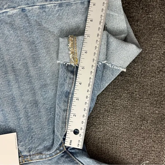 NWT Re/Done 90’s Comfy Organic Cotton Denim Jean Shorts in Worn in Naf Size 25
