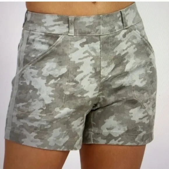 NWT Spanx Stretch Twill Gray Stone Wash Camo Shorts Extra Large