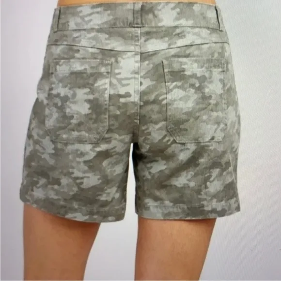 NWT Spanx Stretch Twill Gray Stone Wash Camo Shorts Extra Large
