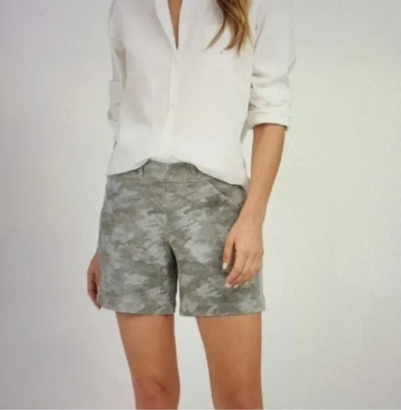 NWT Spanx Stretch Twill Gray Stone Wash Camo Shorts Extra Large