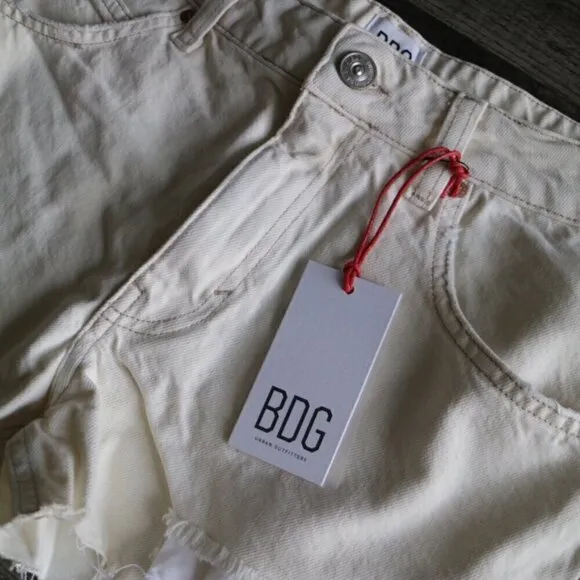 NWT Urban Outfitters Denim Shorts Size 29 Low Rise Harri Neutral Cream Color