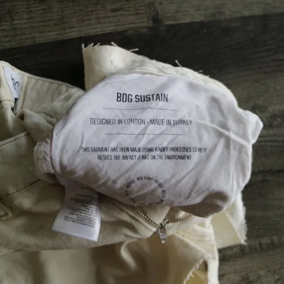 NWT Urban Outfitters Denim Shorts Size 29 Low Rise Harri Neutral Cream Color