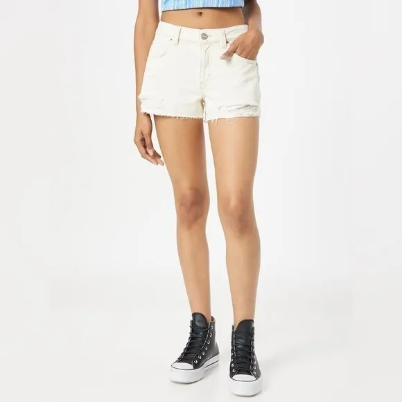 NWT Urban Outfitters Denim Shorts Size 29 Low Rise Harri Neutral Cream Color