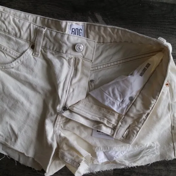 NWT Urban Outfitters Denim Shorts Size 29 Low Rise Harri Neutral Cream Color