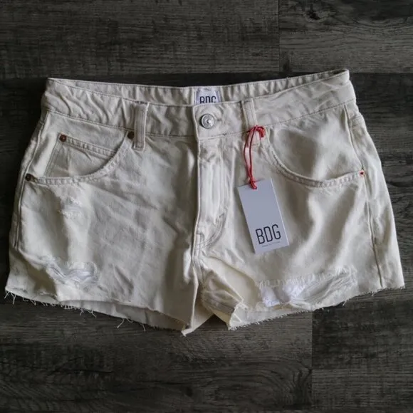 NWT Urban Outfitters Denim Shorts Size 29 Low Rise Harri Neutral Cream Color