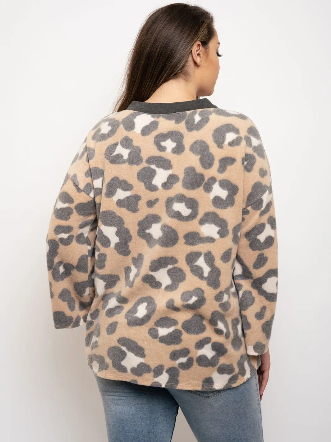 PLUS SIZE ANIMAL PRINT V-NECK LONG SLEEVE TOP