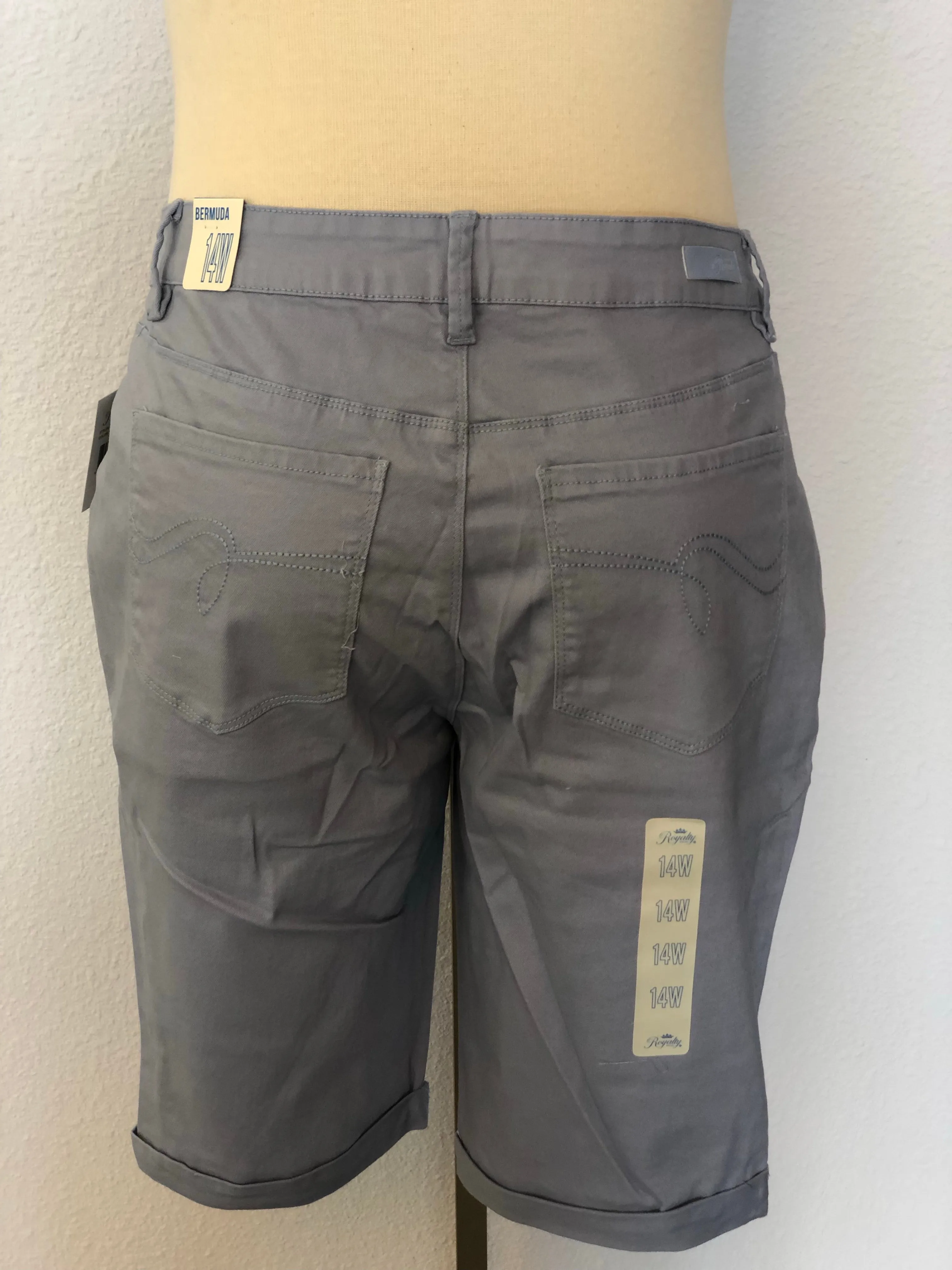PLUS SIZE BASIC ROLLED CUFFED BERMUDA SHORTS