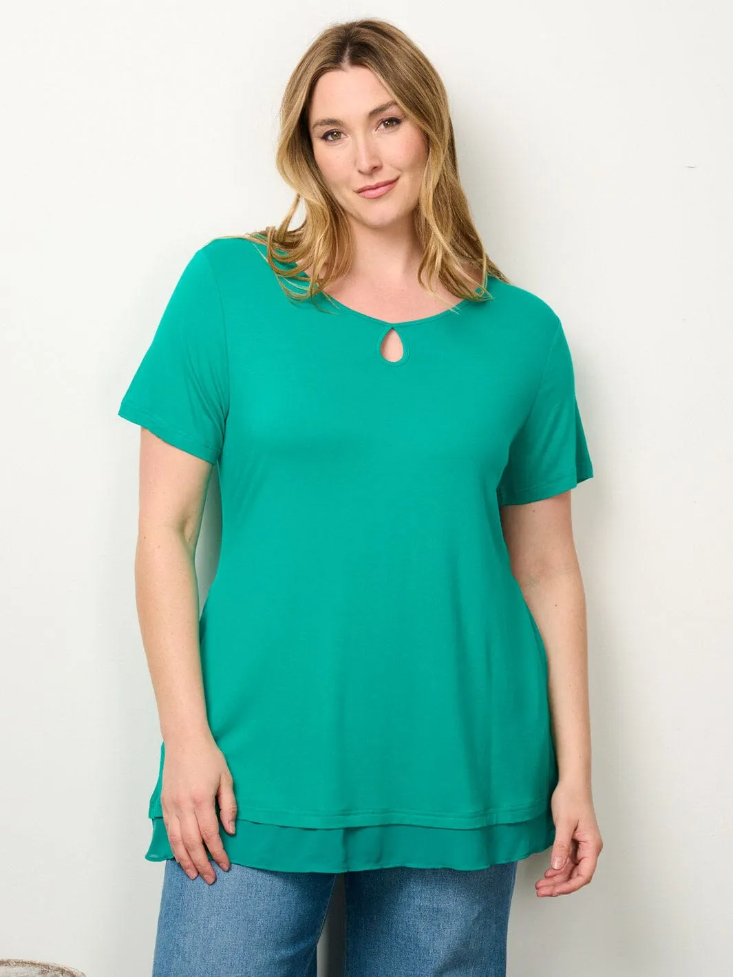 PLUS SIZE SHORT SLEEVE FRONT KEY HOLE TUNIC TOP