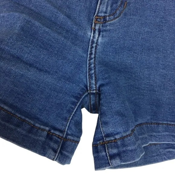 PULL&amp;BEAR Jean Shorts Mid Rise Medium Wash Stretch Denim Festival EUR 36 MEX 26