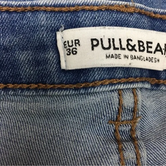 PULL&amp;BEAR Jean Shorts Mid Rise Medium Wash Stretch Denim Festival EUR 36 MEX 26