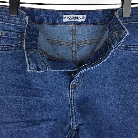 PULL&amp;BEAR Jean Shorts Mid Rise Medium Wash Stretch Denim Festival EUR 36 MEX 26