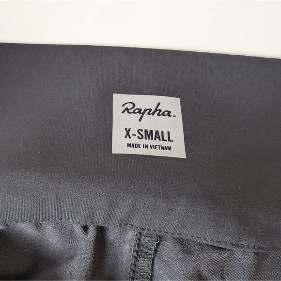 Rapha Women's Trail Fast &amp; Light Shorts in Gray Bermuda X-small